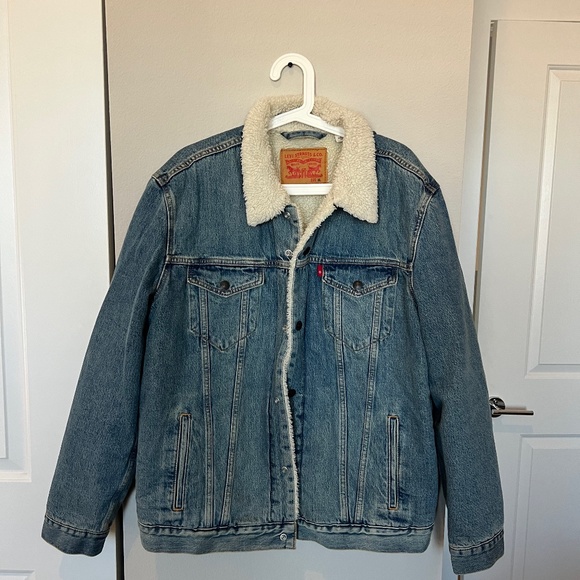 Mens Levi Sherpa Trucker - like new - Picture 1 of 2
